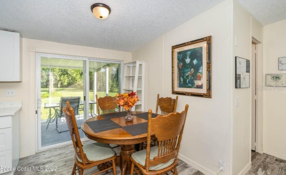 En Venta: $269,900 (3 camas, 2 baños, 1296 Pies cuadrados)