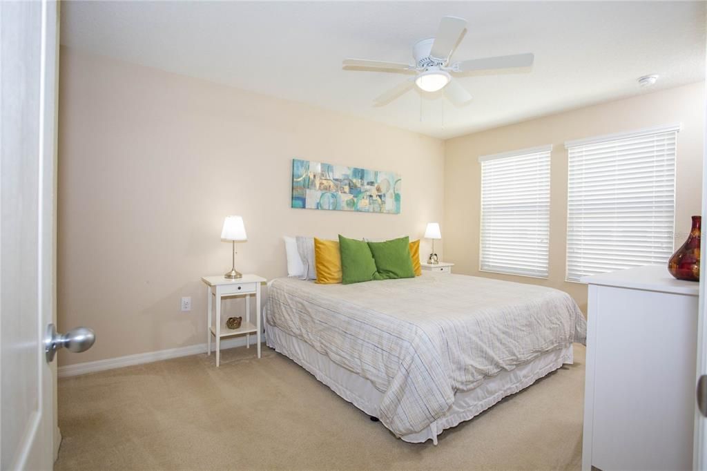 For Sale: $370,000 (4 beds, 3 baths, 1649 Square Feet)