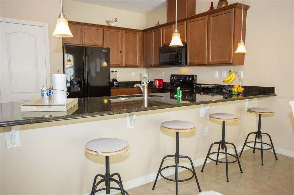 For Sale: $370,000 (4 beds, 3 baths, 1649 Square Feet)