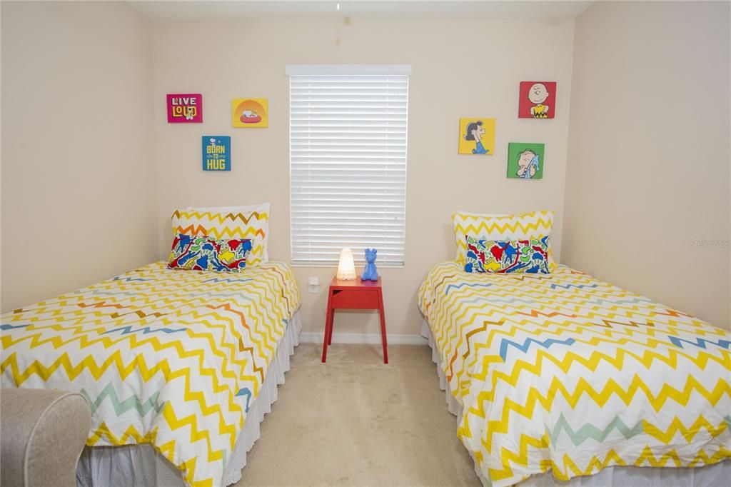 For Sale: $370,000 (4 beds, 3 baths, 1649 Square Feet)