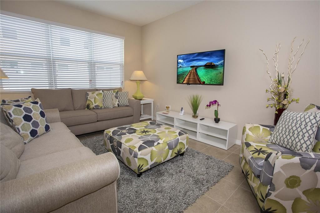 For Sale: $370,000 (4 beds, 3 baths, 1649 Square Feet)