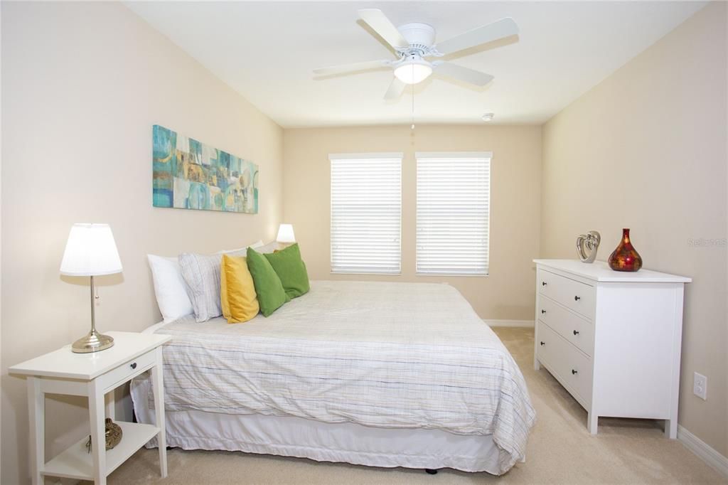 For Sale: $370,000 (4 beds, 3 baths, 1649 Square Feet)