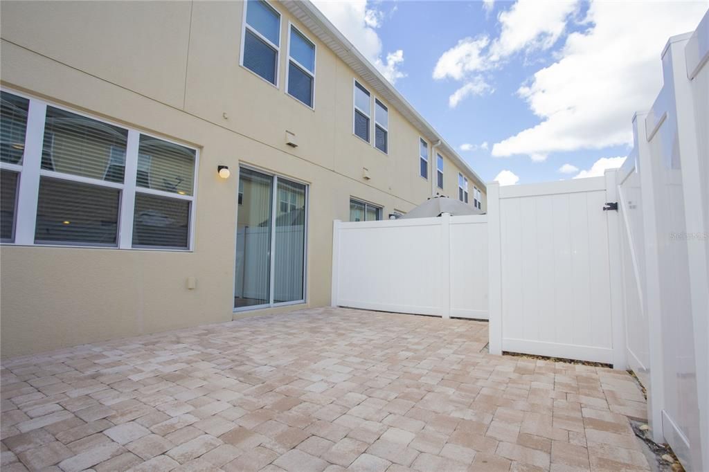 For Sale: $370,000 (4 beds, 3 baths, 1649 Square Feet)