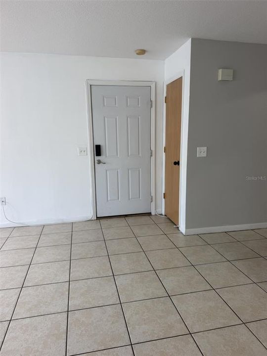 For Rent: $1,825 (3 beds, 2 baths, 1357 Square Feet)