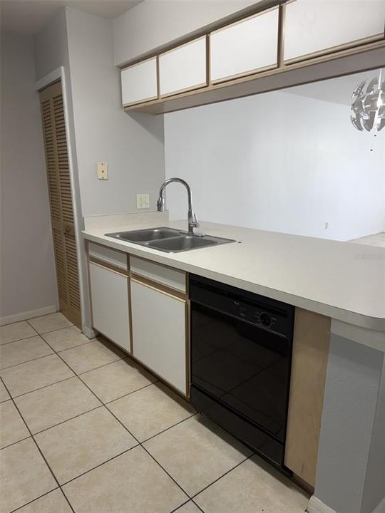 For Rent: $1,825 (3 beds, 2 baths, 1357 Square Feet)