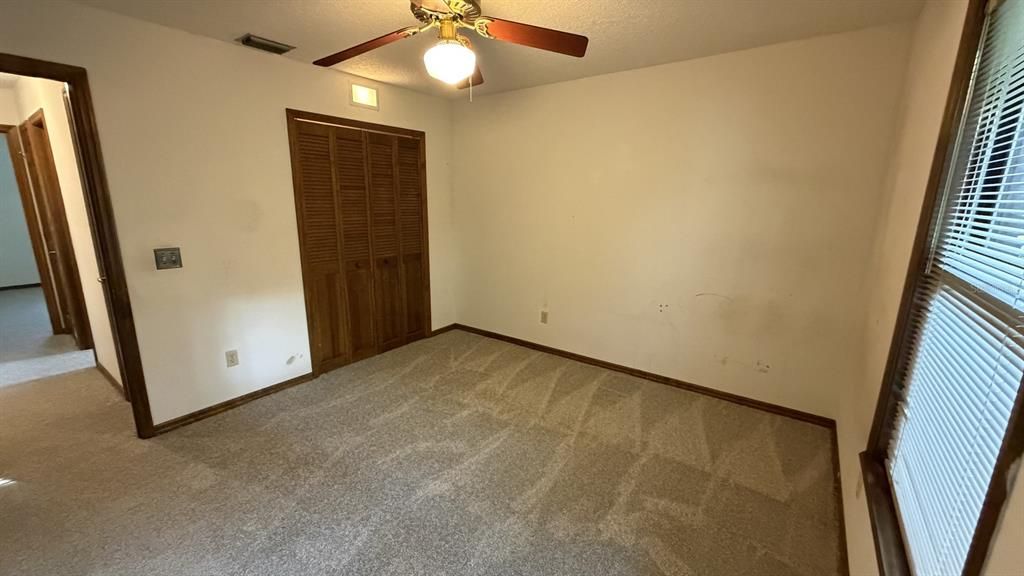 For Sale: $335,000 (3 beds, 2 baths, 1851 Square Feet)