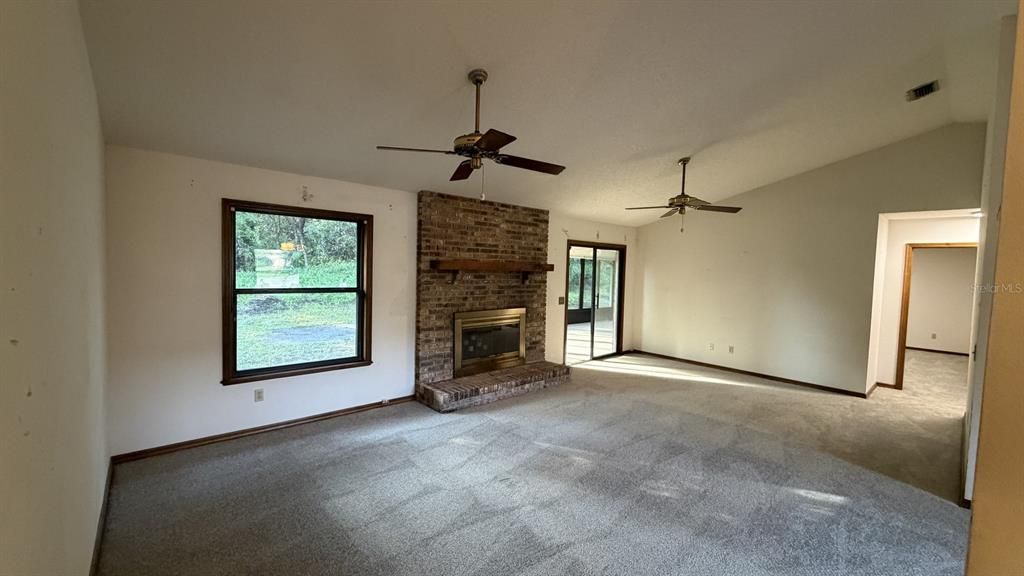 For Sale: $335,000 (3 beds, 2 baths, 1851 Square Feet)