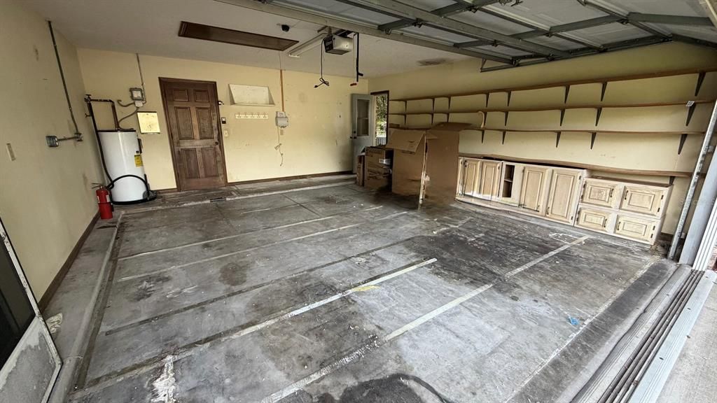 For Sale: $335,000 (3 beds, 2 baths, 1851 Square Feet)