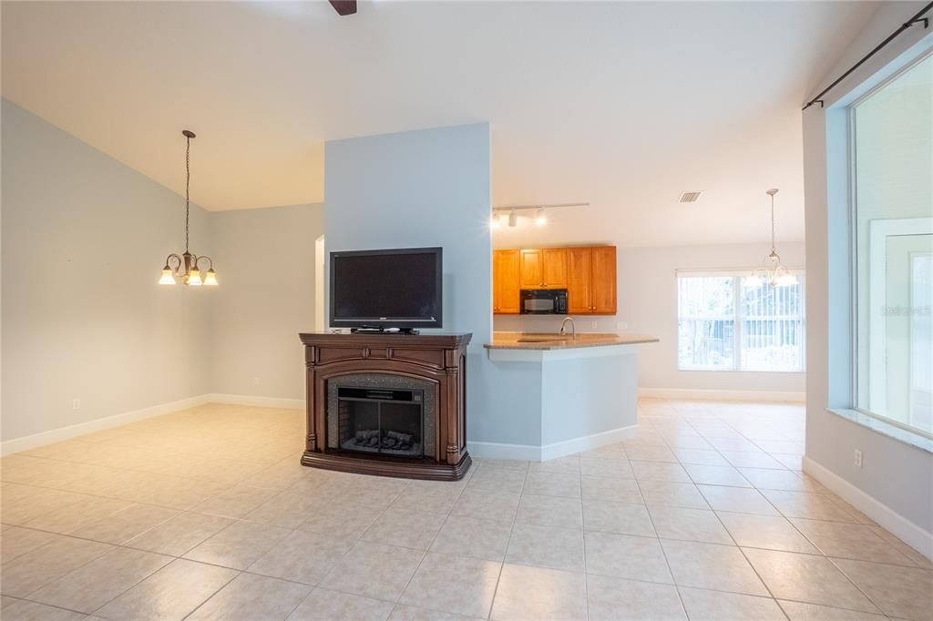 En Venta: $385,000 (3 camas, 2 baños, 1620 Pies cuadrados)