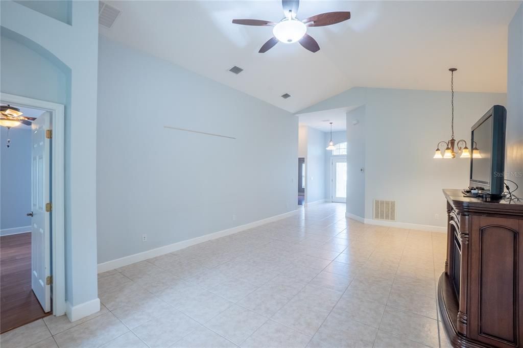 En Venta: $385,000 (3 camas, 2 baños, 1620 Pies cuadrados)