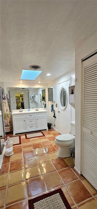 En Venta: $439,000 (3 camas, 2 baños, 1108 Pies cuadrados)