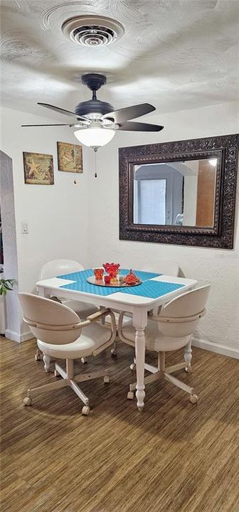 En Venta: $439,000 (3 camas, 2 baños, 1108 Pies cuadrados)
