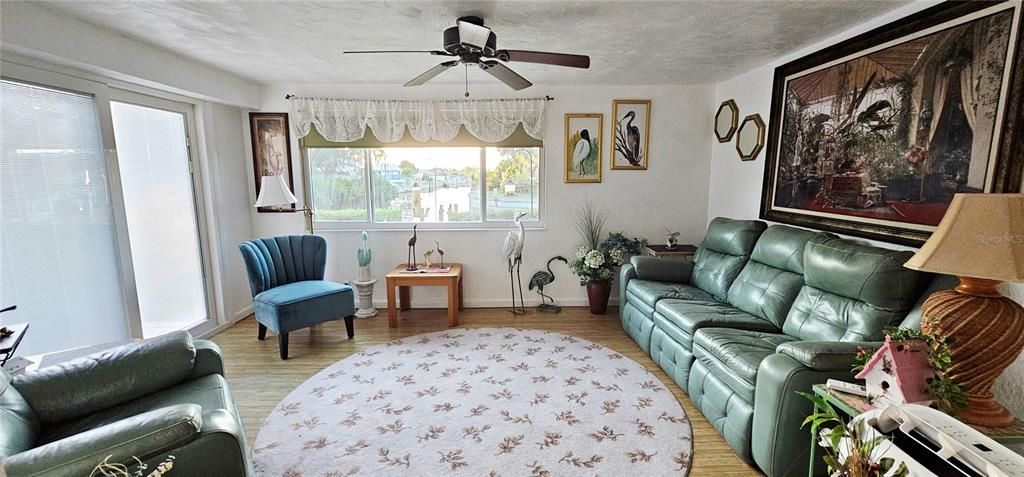 En Venta: $439,000 (3 camas, 2 baños, 1108 Pies cuadrados)