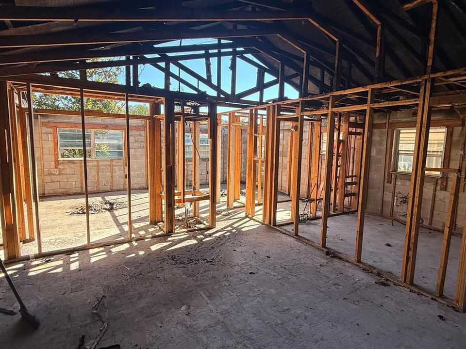 En Venta: $239,000 (3 camas, 2 baños, 1415 Pies cuadrados)