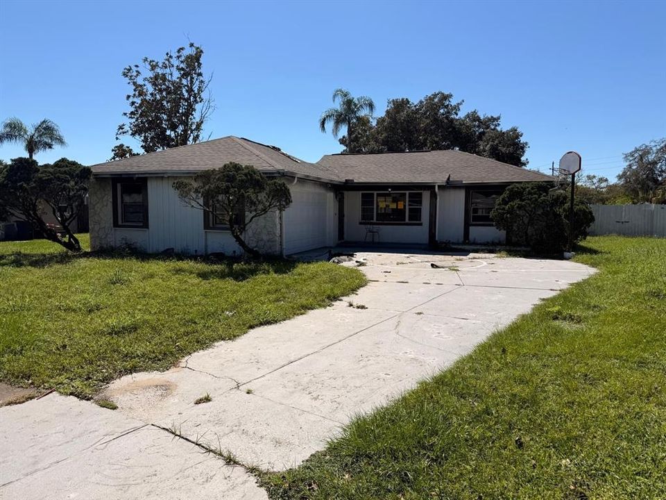 En Venta: $239,000 (3 camas, 2 baños, 1415 Pies cuadrados)