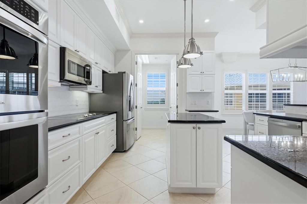 For Sale: $525,000 (4 beds, 3 baths, 2761 Square Feet)