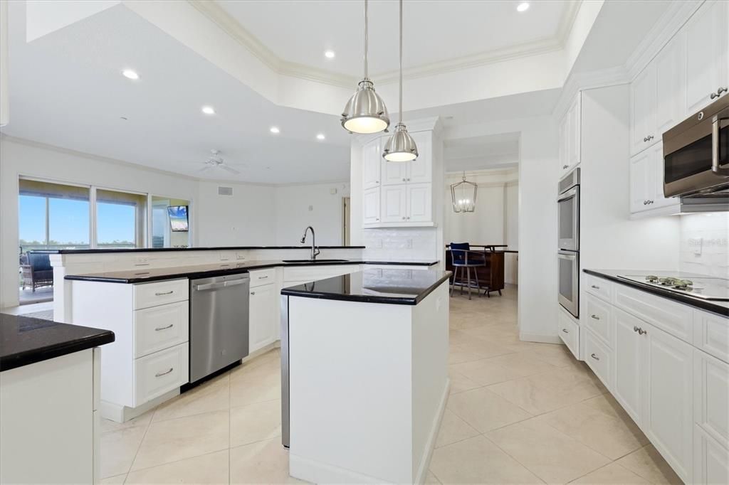 For Sale: $525,000 (4 beds, 3 baths, 2761 Square Feet)