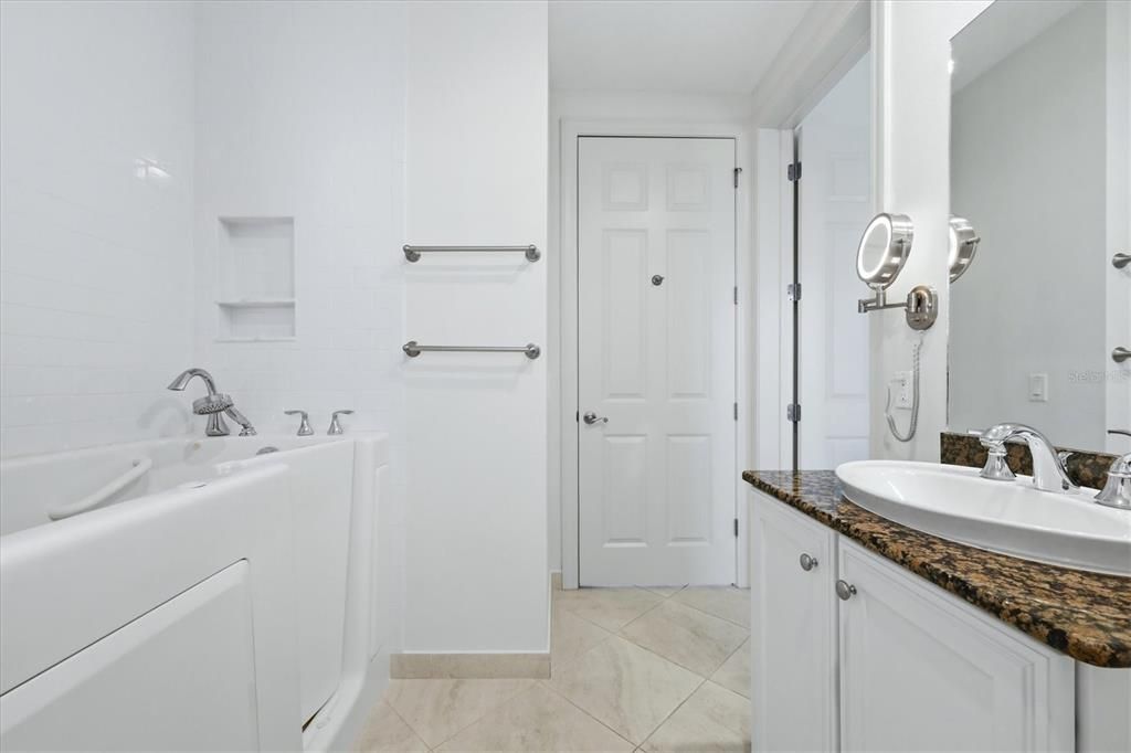 For Sale: $525,000 (4 beds, 3 baths, 2761 Square Feet)