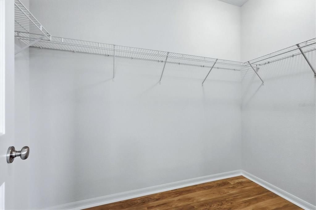 For Sale: $329,900 (3 beds, 2 baths, 1954 Square Feet)