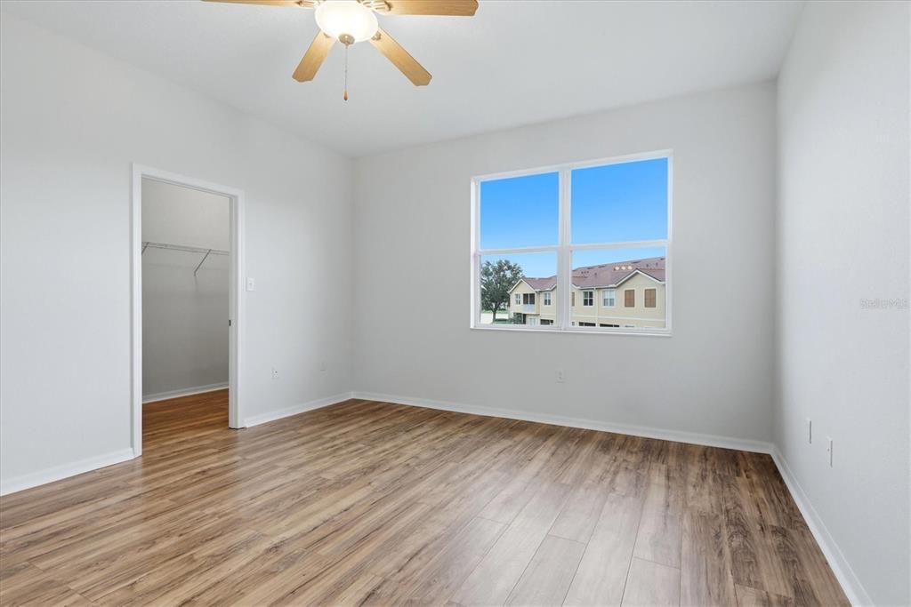 For Sale: $329,900 (3 beds, 2 baths, 1954 Square Feet)