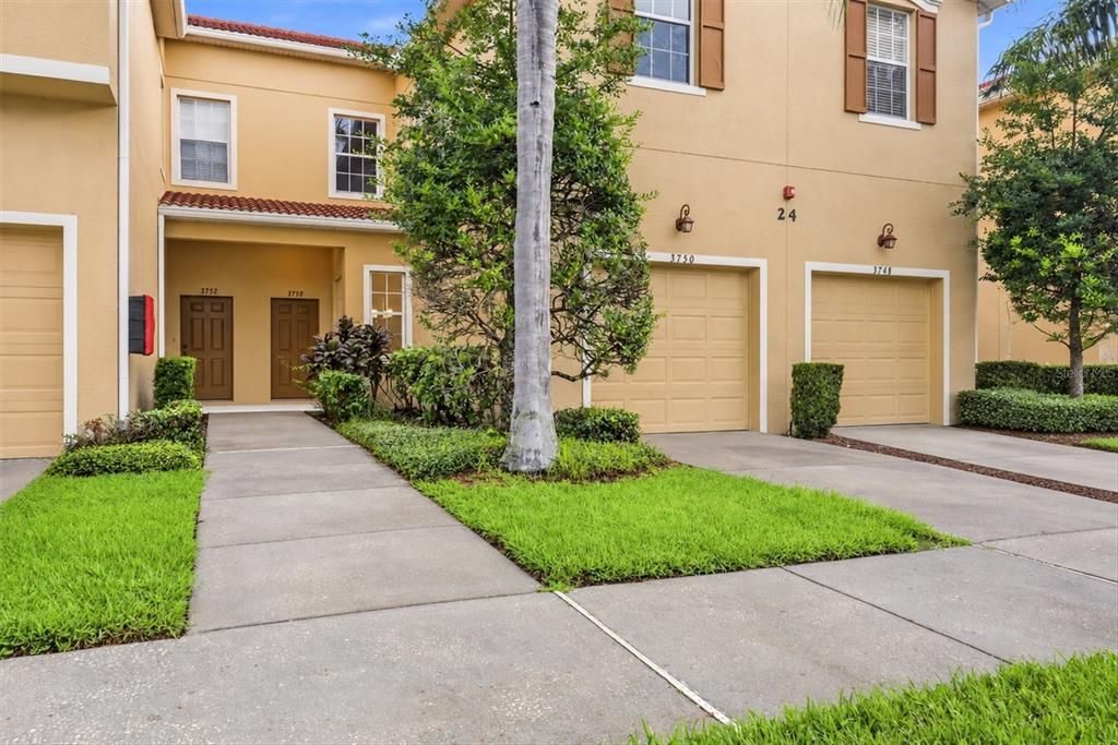 For Sale: $329,900 (3 beds, 2 baths, 1954 Square Feet)