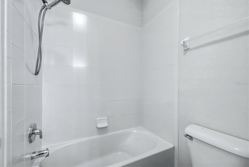 For Sale: $329,900 (3 beds, 2 baths, 1954 Square Feet)