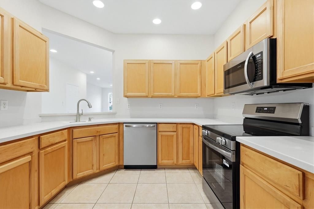For Sale: $329,900 (3 beds, 2 baths, 1954 Square Feet)