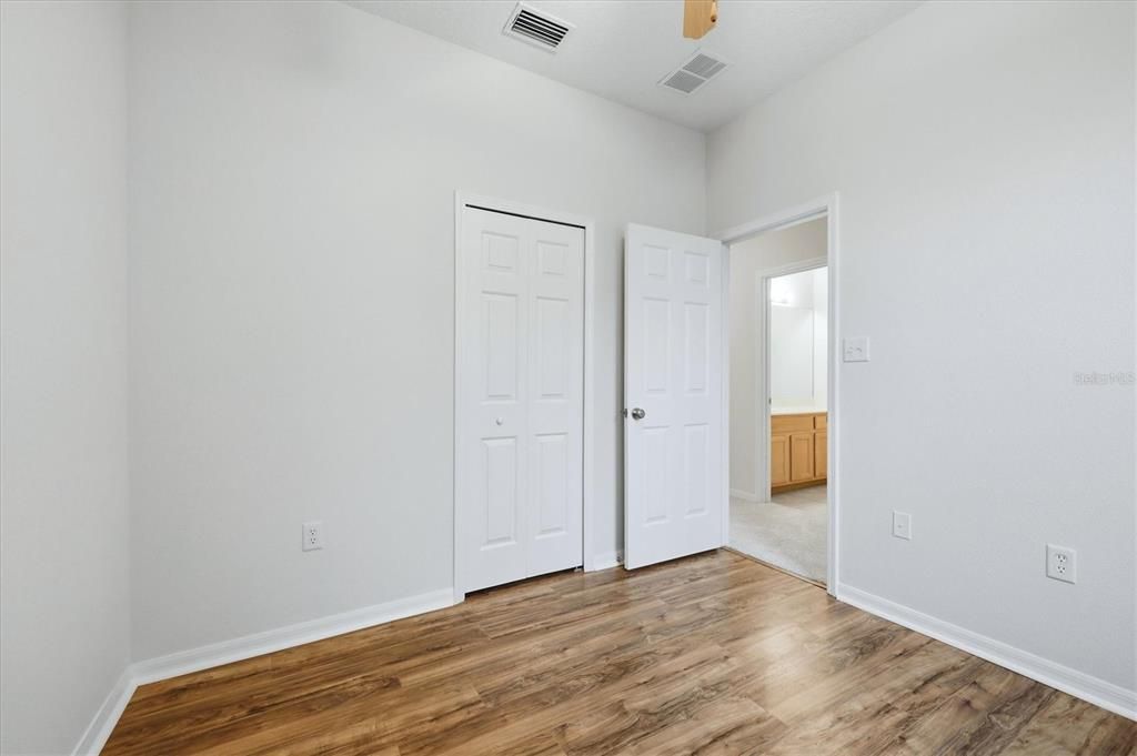 For Sale: $329,900 (3 beds, 2 baths, 1954 Square Feet)