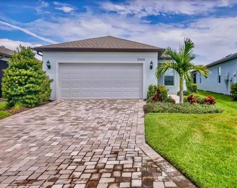 На продажу: $384,990 (2 спален, 2 ванн, 1405 Квадратных фут)