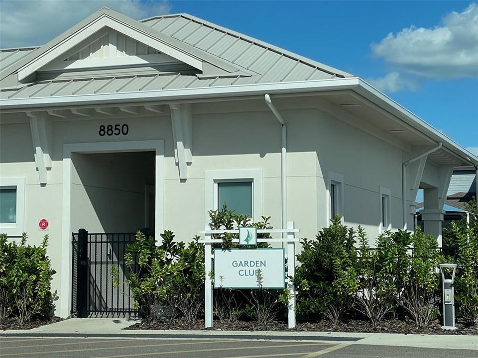 На продажу: $384,990 (2 спален, 2 ванн, 1405 Квадратных фут)