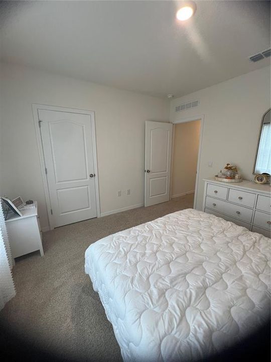 For Sale: $460,000 (5 beds, 3 baths, 2626 Square Feet)