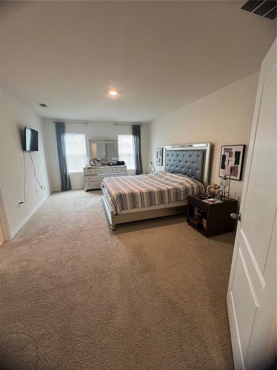 For Sale: $460,000 (5 beds, 3 baths, 2626 Square Feet)