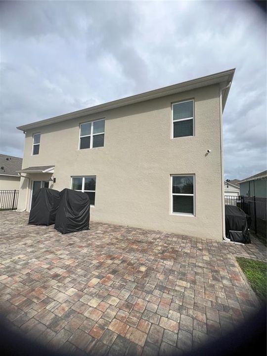 For Sale: $460,000 (5 beds, 3 baths, 2626 Square Feet)