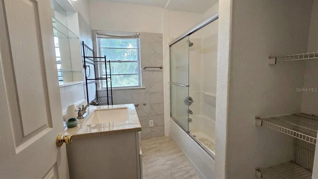 На продажу: $279,900 (4 спален, 3 ванн, 2323 Квадратных фут)