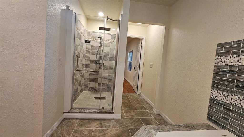 На продажу: $279,900 (4 спален, 3 ванн, 2323 Квадратных фут)