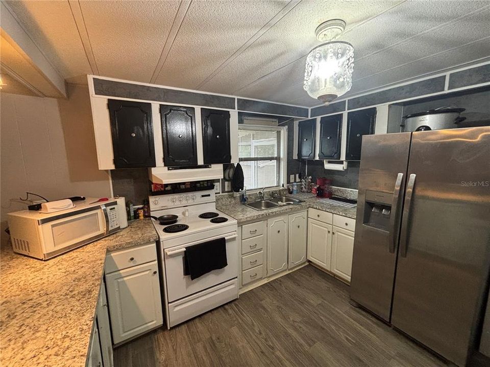 En Venta: $139,000 (3 camas, 2 baños, 1442 Pies cuadrados)