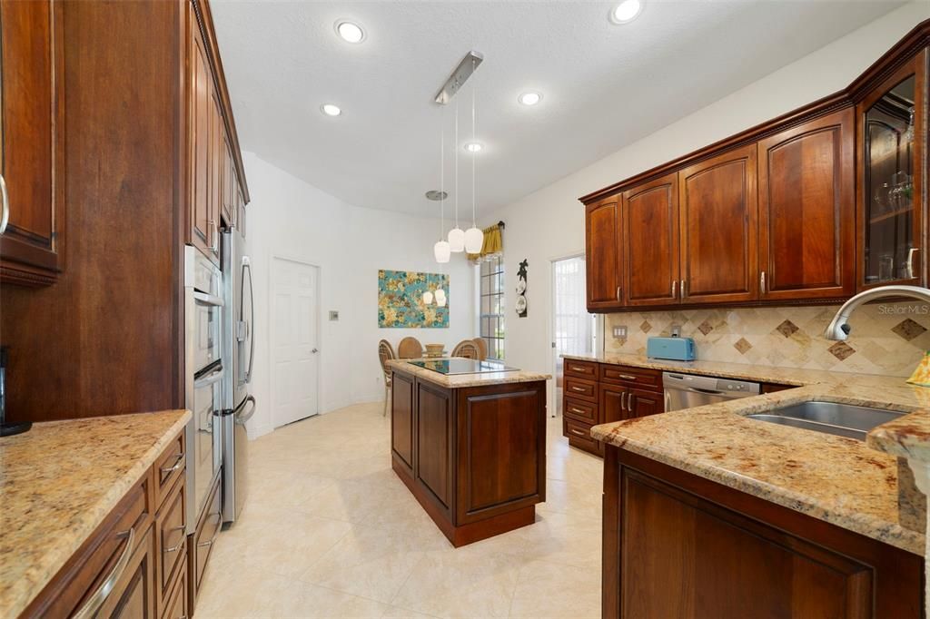 For Sale: $579,000 (4 beds, 2 baths, 2172 Square Feet)