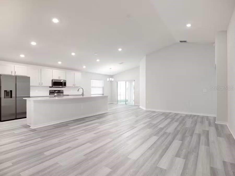 For Sale: $391,675 (4 beds, 2 baths, 1819 Square Feet)
