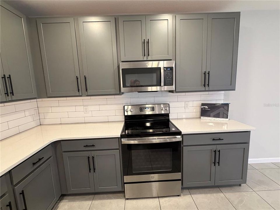 En Venta: $394,900 (4 camas, 2 baños, 1734 Pies cuadrados)
