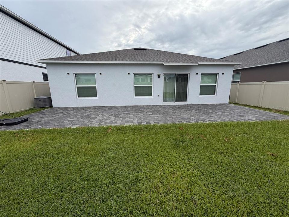 En Venta: $394,900 (4 camas, 2 baños, 1734 Pies cuadrados)