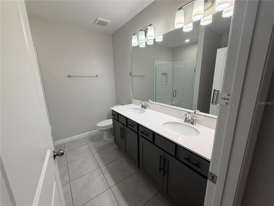 En Venta: $394,900 (4 camas, 2 baños, 1734 Pies cuadrados)