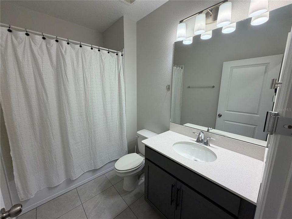 En Venta: $394,900 (4 camas, 2 baños, 1734 Pies cuadrados)