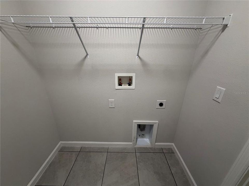 En Venta: $394,900 (4 camas, 2 baños, 1734 Pies cuadrados)