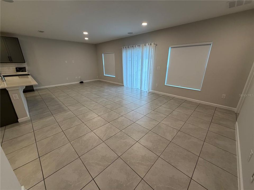 En Venta: $394,900 (4 camas, 2 baños, 1734 Pies cuadrados)