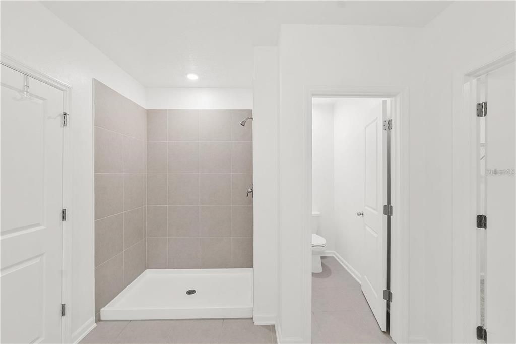 En Renta: $2,600 (4 camas, 2 baños, 1936 Pies cuadrados)