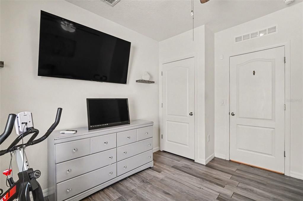 На продажу: $335,000 (4 спален, 2 ванн, 1846 Квадратных фут)