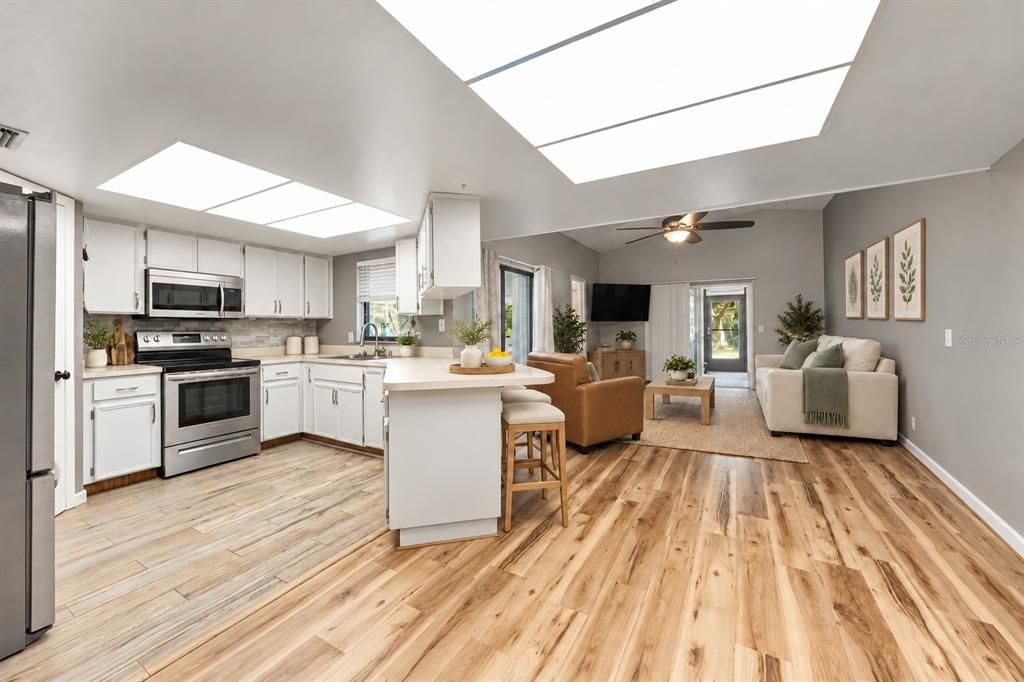 En Venta: $329,000 (4 camas, 3 baños, 2107 Pies cuadrados)