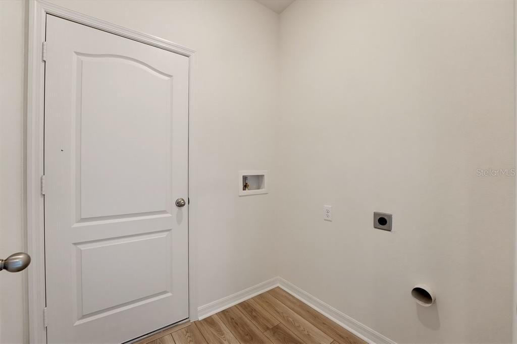 На продажу: $349,999 (3 спален, 2 ванн, 1540 Квадратных фут)