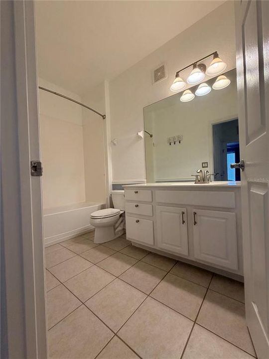 В аренду: $1,600 (2 спален, 2 ванн, 1112 Квадратных фут)