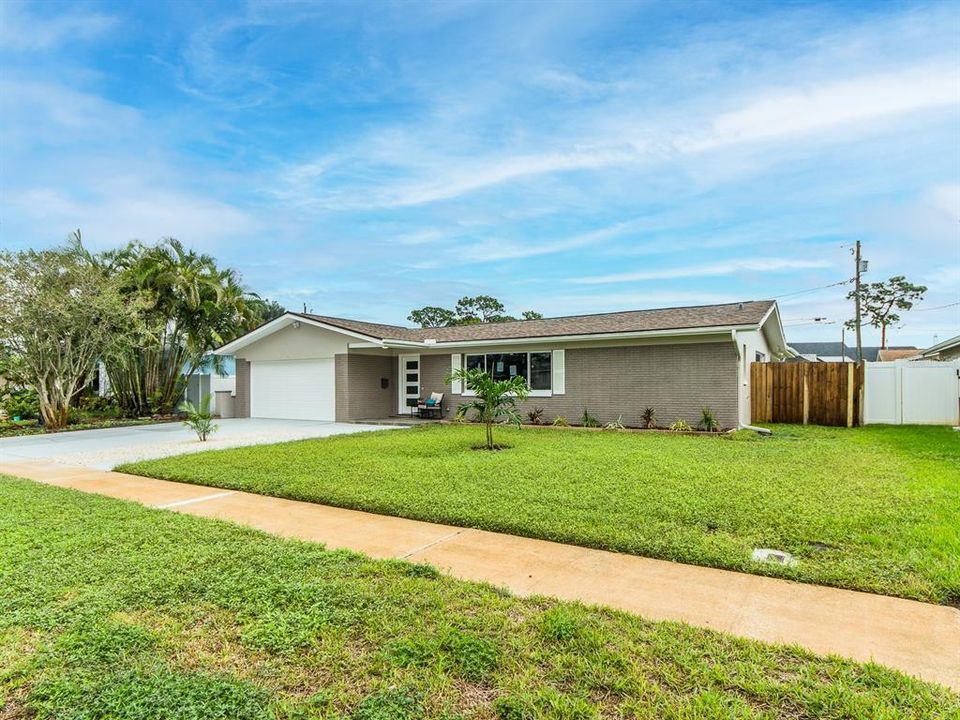 En Venta: $499,900 (4 camas, 2 baños, 1929 Pies cuadrados)